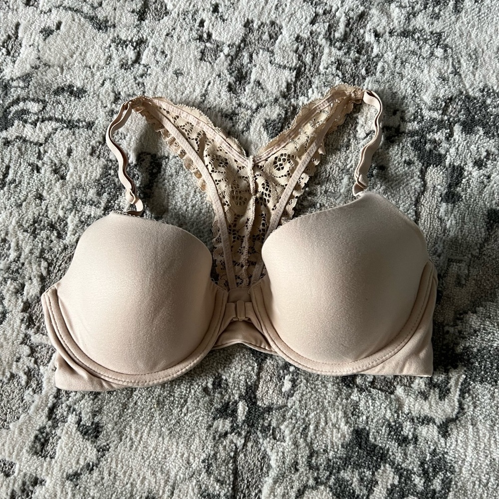 Womens demi bra with lace back from Victoria’s secret
